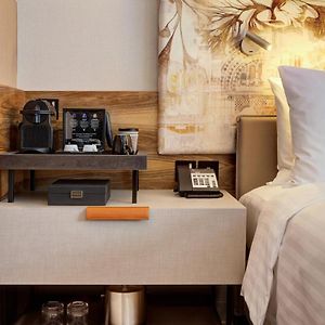 Suite Executive Lounge Access